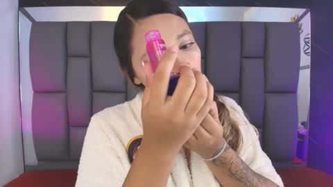 Mia online show from 03-09-26, 12:09