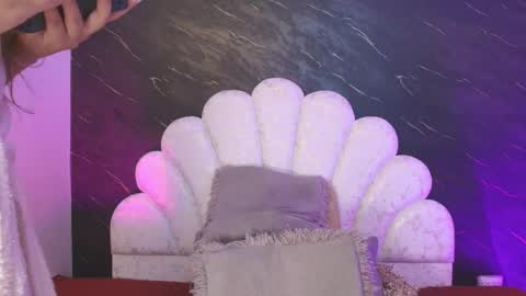 Mia online show from 03-28-26, 12:05