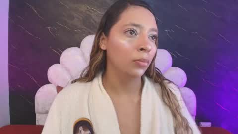 Mia online show from 04-10-26, 12:10