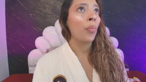 Mia online show from 04-17-26, 12:08