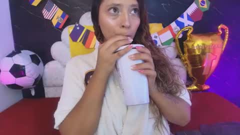 Snapshot of miaabrown__ chatting on 06-19-26, 12:09 Mia online show from 06-19-26, 12:09