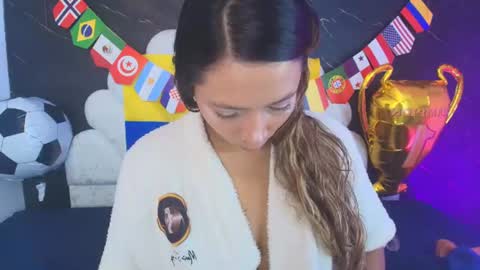 Snapshot of miaabrown__ chatting on 06-24-26, 12:04 Mia online show from 06-24-26, 12:04