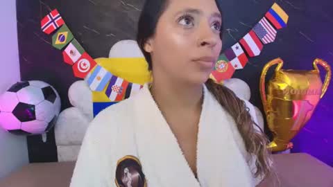 Snapshot of miaabrown__ chatting on 06-27-26, 12:10 Mia online show from 06-27-26, 12:10