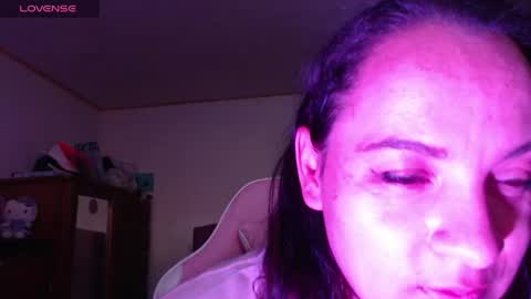 Snapshot of miaabrownn chatting on 05-07-26, 01:05 MIA online show from 05-07-26, 01:05