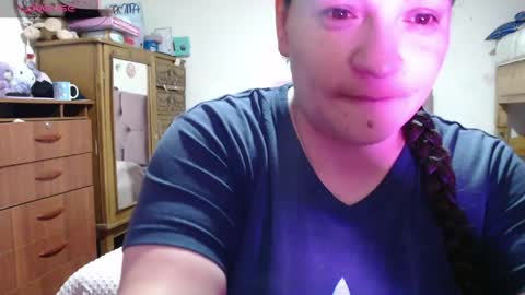 Snapshot of miaabrownn chatting on 06-09-26, 06:30 MIA online show from 06-09-26, 06:30