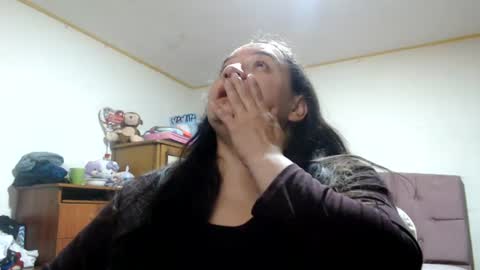 Snapshot of miaabrownn chatting on 06-25-26, 03:17 MIA online show from 06-25-26, 03:17