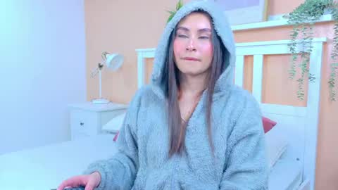 miaanderson__ online show from 04-19-26, 12:37