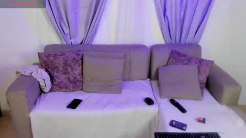 mia red hair molly short hair online show from 05-24-26, 01:43