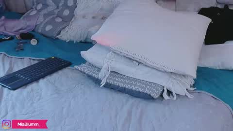 miablumm_ online show from 03-25-26, 08:26