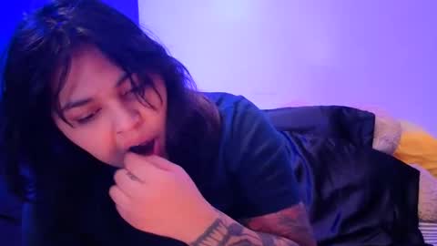 Mia online show from 05-24-26, 03:11