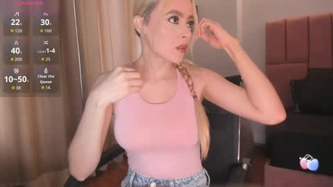 MiaCarper online show from 04-18-26, 09:15