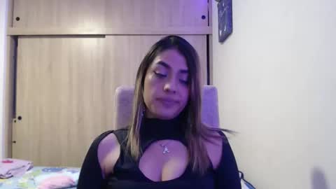 Snapshot of miacollings1 chatting on 05-01-26, 02:49 Miia online show from 05-01-26, 02:49