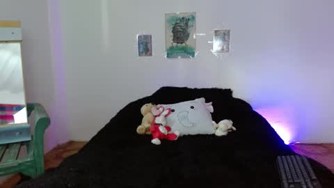 Mia david      online show from 03-21-26, 08:01