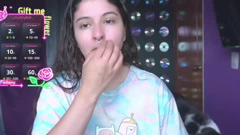 Mia online show from 06-07-26, 07:28