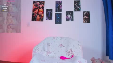 Snapshot of miaengels_ chatting on 07-15-26, 12:16 Mia Engels online show from 07-15-26, 12:16