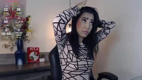 Mia online show from 04-06-26, 12:06