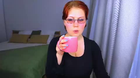 mialacrice online show from 06-09-26, 07:36