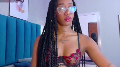 Mia  online show from 05-06-26, 12:32