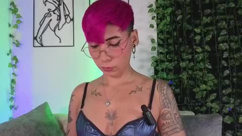 Mia Morgann online show from 01-19-26, 01:37