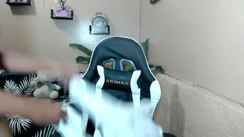 Snapshot of miasexxie chatting on 07-07-26, 09:46 mia online show from 07-07-26, 09:46