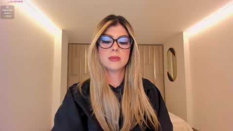Mia Silva online show from 05-14-26, 11:17