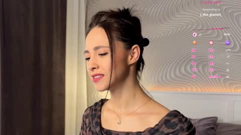 Mia online show from 03-26-26, 07:58