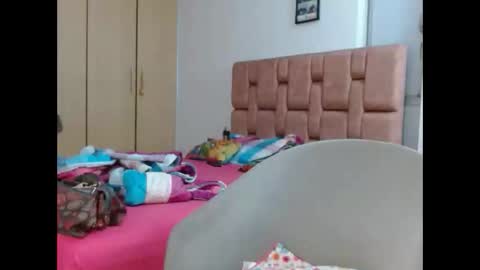 MIA VANESSA online show from 02-05-26, 04:06