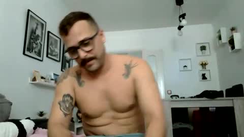 Snapshot of mich6921 chatting on 06-09-26, 03:01 MILO MIAMI online show from 06-09-26, 03:01