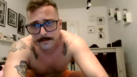 Snapshot of mich6921 chatting on 06-10-26, 11:03 MILO MIAMI online show from 06-10-26, 11:03