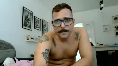 Snapshot of mich6921 chatting on 06-11-26, 02:26 MILO MIAMI online show from 06-11-26, 02:26