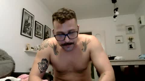 Snapshot of mich6921 chatting on 06-12-26, 02:32 MILO MIAMI online show from 06-12-26, 02:32