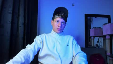 michael independent model  online show from 03-28-26, 11:59