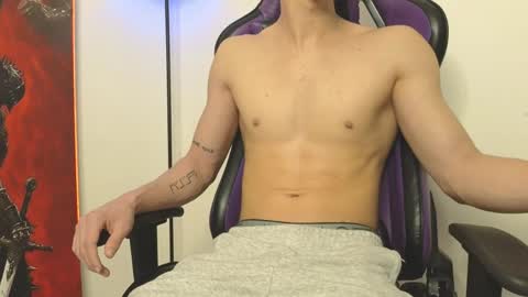 Snapshot of michael_twink18 chatting on 05-16-26, 03:44 Michael online show from 05-16-26, 03:44