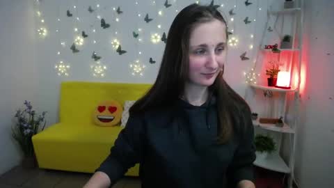 Snapshot of michellee11 chatting on 04-23-26, 12:29 Michel online show from 04-23-26, 12:29