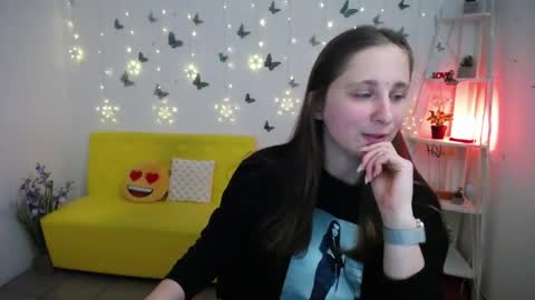 Snapshot of michellee11 chatting on 04-28-26, 11:37 Michel online show from 04-28-26, 11:37