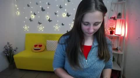 Snapshot of michellee11 chatting on 05-04-26, 11:28 Michel online show from 05-04-26, 11:28