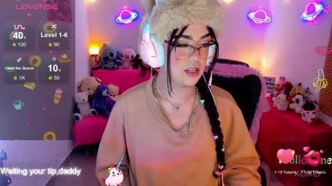   online show from 11-11-25, 04:01