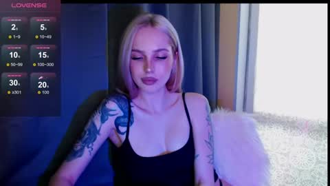 Snapshot of michellevelour chatting on 06-10-26, 03:00 Michelle online show from 06-10-26, 03:00