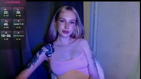 Snapshot of michellevelour chatting on 07-07-26, 05:17 Michelle online show from 07-07-26, 05:17