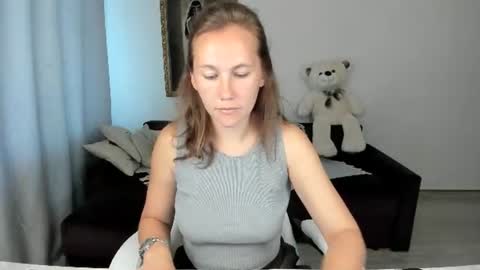Snapshot of michellewoitsik chatting on 06-16-26, 04:04 Michelle online show from 06-16-26, 04:04
