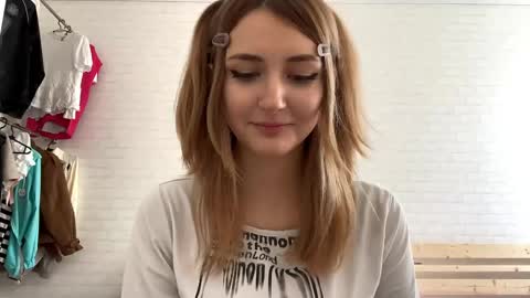 Jenny online show from 04-21-26, 09:15