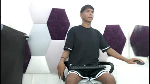 Mick storm online show from 11-23-25, 07:02