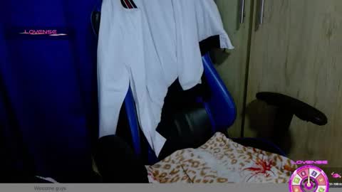 Snapshot of miculohot chatting on 03-21-26, 02:05 vanesa sexy online show from 03-21-26, 02:05