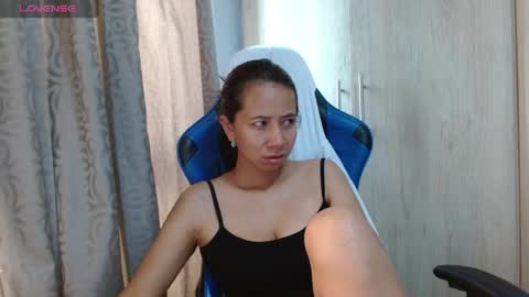 Snapshot of miculohot chatting on 04-29-26, 12:20 vanesa sexy online show from 04-29-26, 12:20