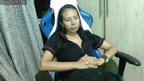 Snapshot of miculohot chatting on 05-17-26, 12:19 vanesa sexy online show from 05-17-26, 12:19