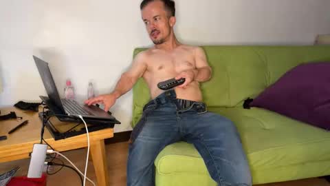 Aaron online show from 04-03-26, 01:36