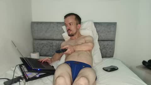 Snapshot of midgettripod1 chatting on 07-07-26, 12:02 Aaron online show from 07-07-26, 12:02
