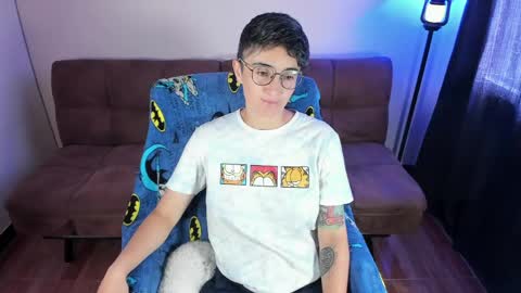 Snapshot of midnight07_ chatting on 06-02-26, 03:25 Blue online show from 06-02-26, 03:25