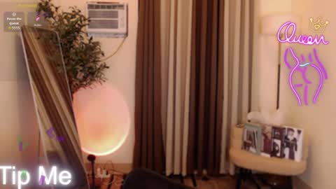 Snapshot of midnight_muse_18 chatting on 06-14-26, 08:49 Marie Antoinette online show from 06-14-26, 08:49