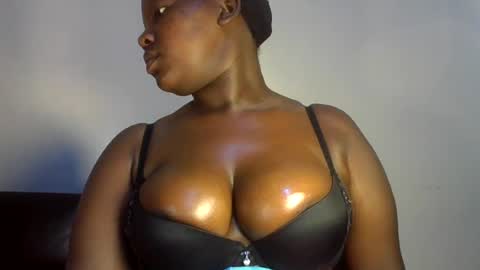 midnightt_curves online show from 06-18-26, 08:25